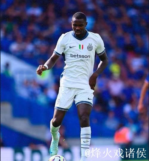 图拉姆梅开二度 国米5-1威尼斯晋级意大利杯八强 图拉姆梅开二度 国米5-1威尼斯晋级意大利杯八强